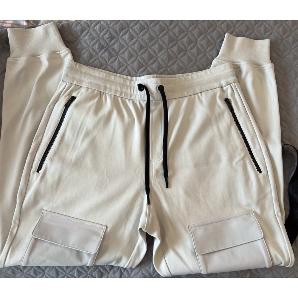 Men's Moose Knuckles Perido Cargo Joggers - Picture 8 of 15